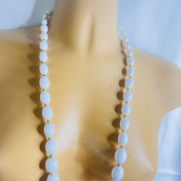Vintage Monet Necklace White Gold Beaded Beads Strand ￼￼ 28” Gold Clasp 4507 - Picture 4 of 14